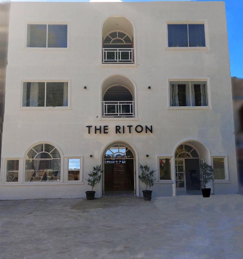 The Riton Hotel Tigaras Buitenkant foto
