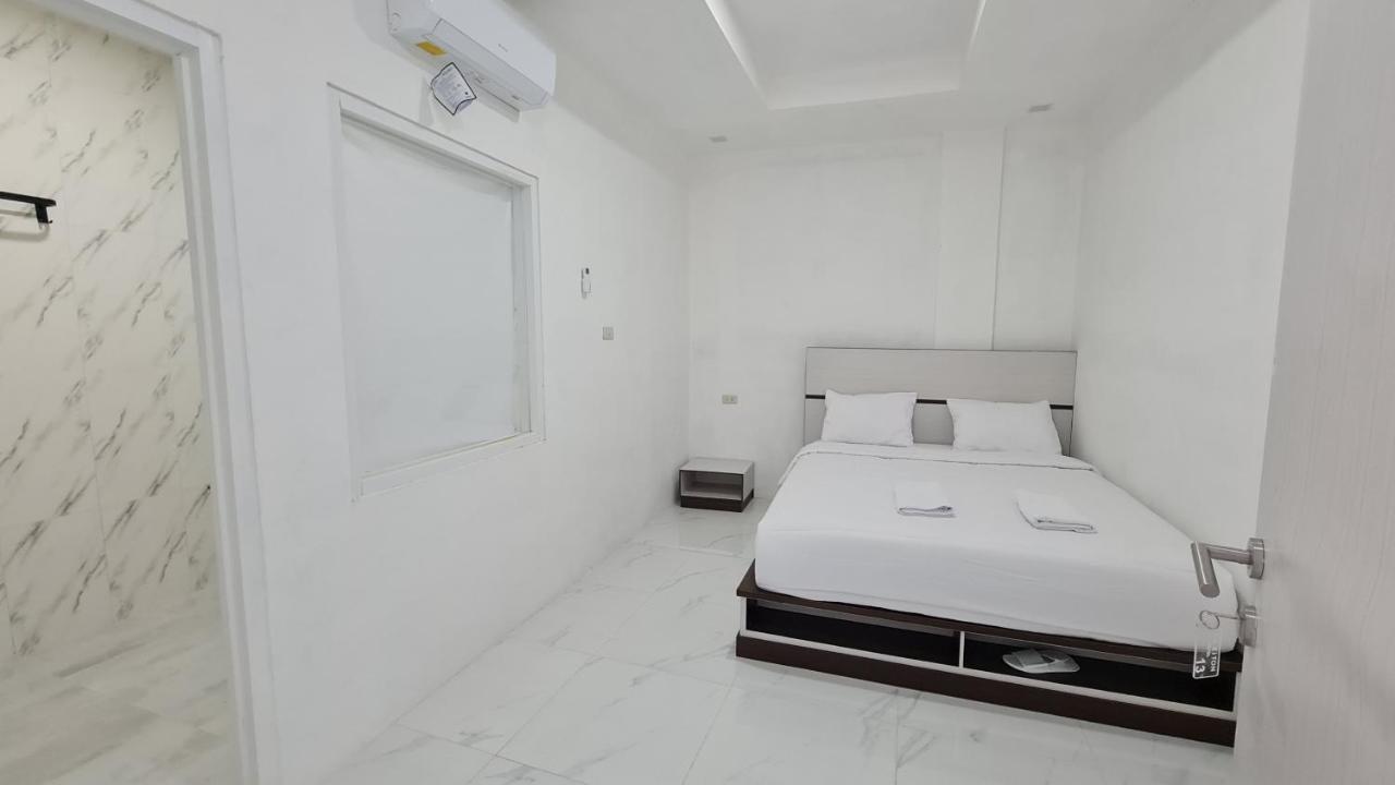 The Riton Hotel Tigaras Buitenkant foto